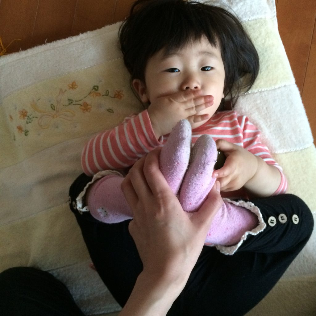 赤ちゃんの体が硬くてリラックスさせてあげたい時は(*^^*)